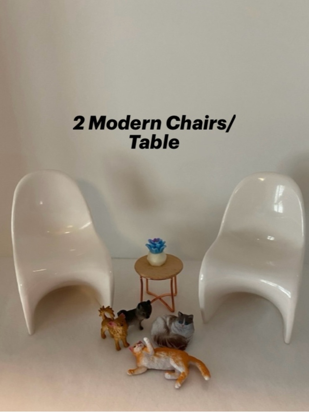 Mid-Century Modern White Plastic Chairs - Set of 2